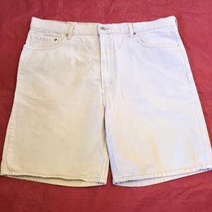Levi’s Cream Color Shorts sz XL